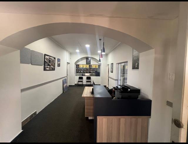600M² OFFICE FOR SALE IN THREE RIVERS PROPER